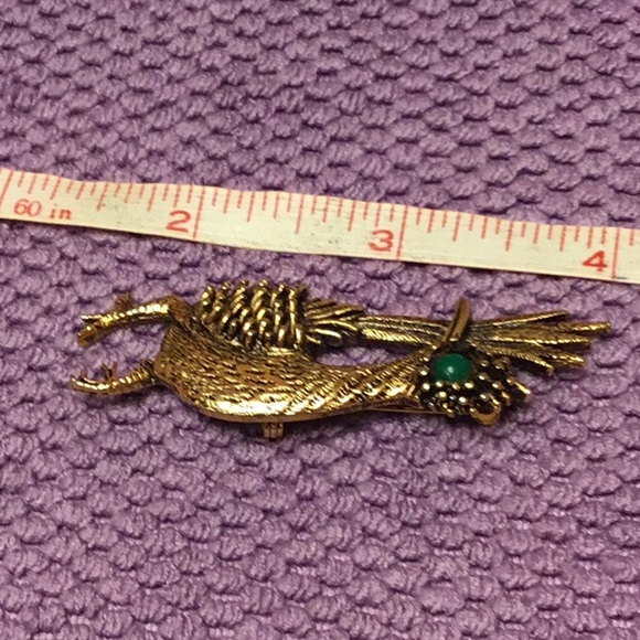 Ambassador kookoo bird Broach with Jade eye EUC - Picture 2 of 6